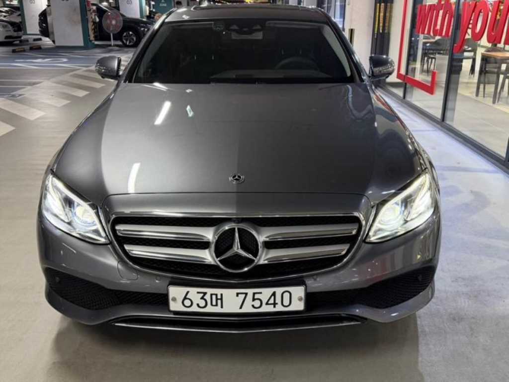 Mercedes Benz E class 2019 Gris - Importación desde Corea - HF Imports Iquique - Foto 1