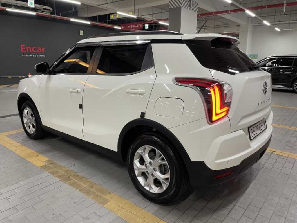 Ssangyong Tivoli - Vista 4