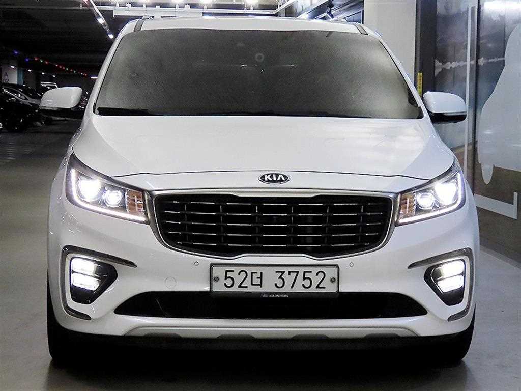 KIA Carnival - Vista 2