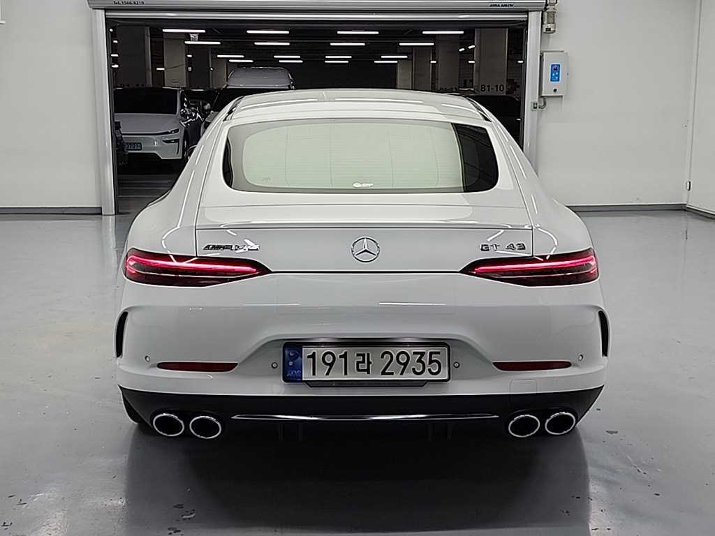 Mercedes Benz AMG GT - Vista 3