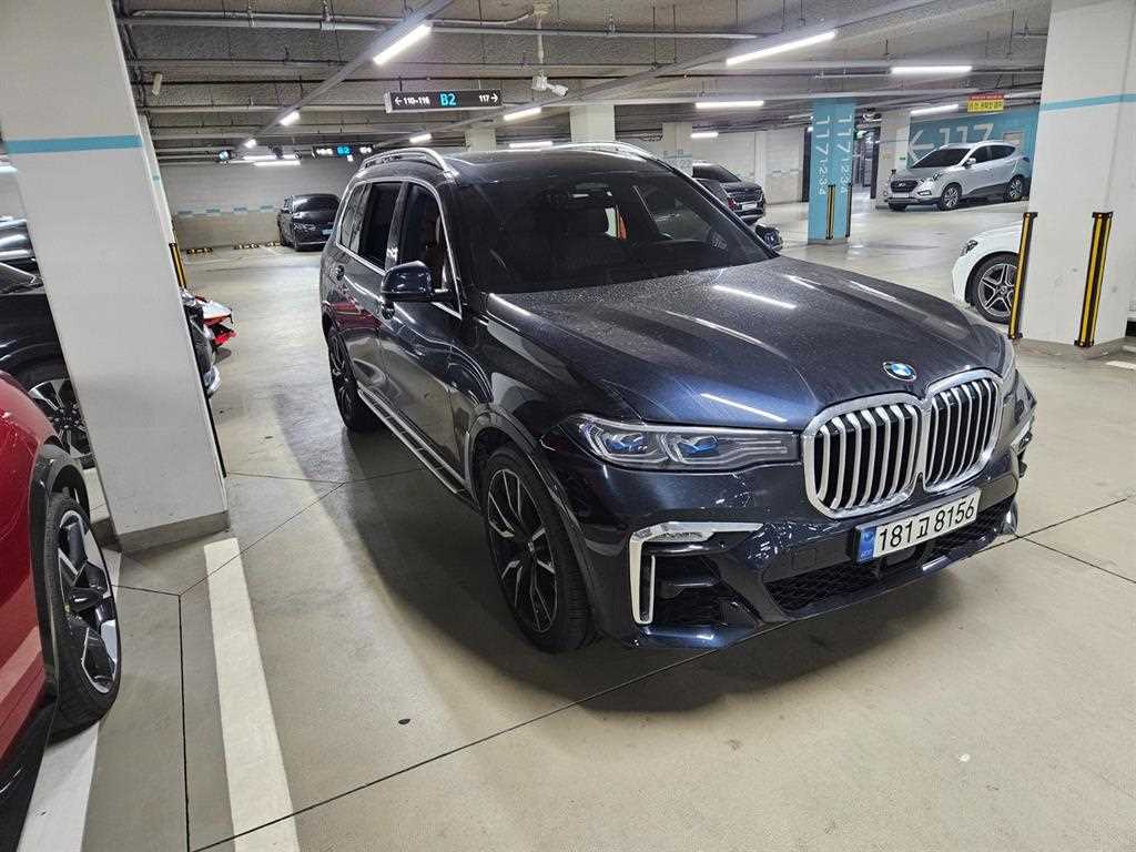 BMW X7 - Vista 3