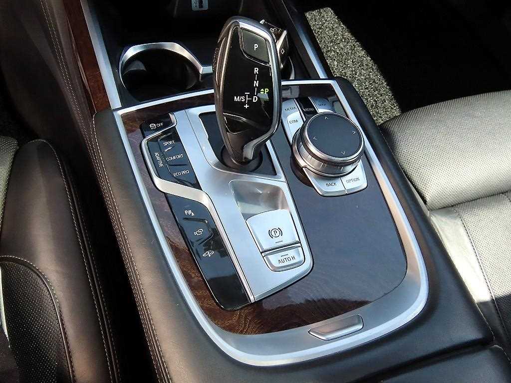 BMW 7 Series - Vista 11