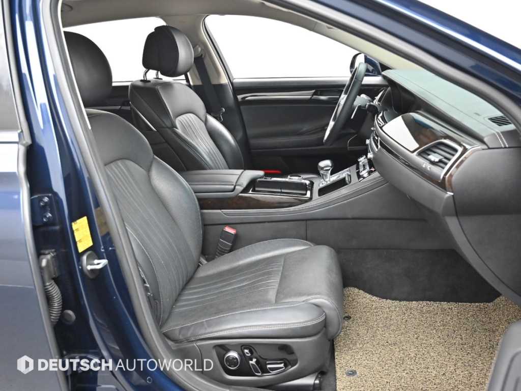 Genesis G90 - Vista 10