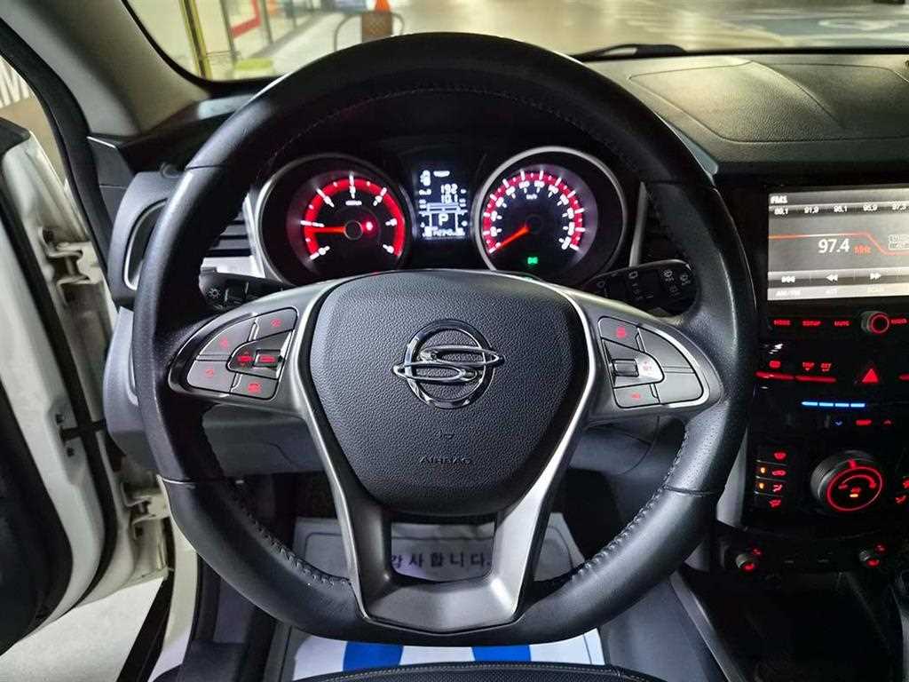 Ssangyong Tivoli - Vista 8