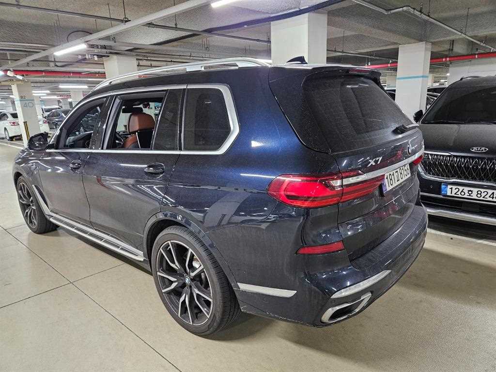 BMW X7 - Vista 5