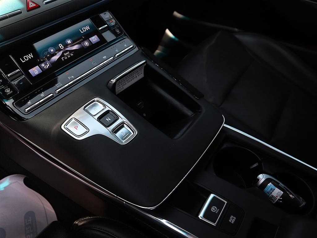 HYUNDAI Grandeur - Vista 12