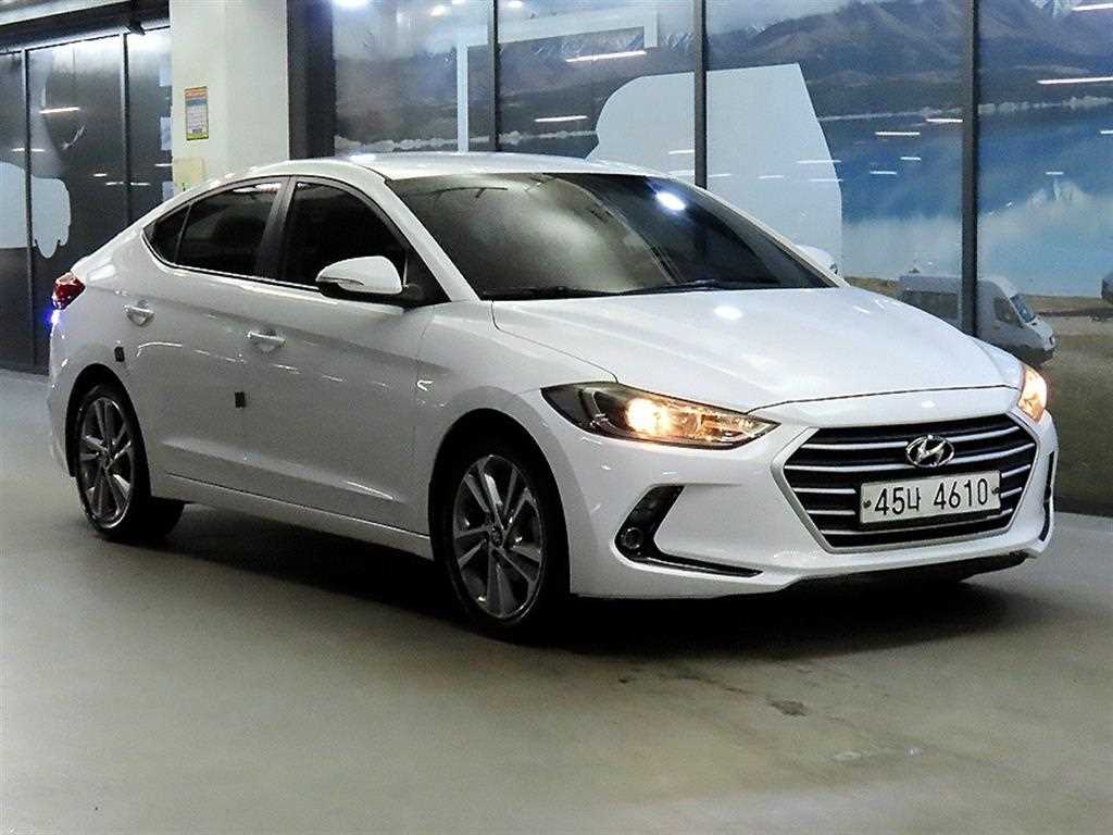 HYUNDAI Avante 2018 Blanco - Importación desde Corea - HF Imports Iquique - Foto 1