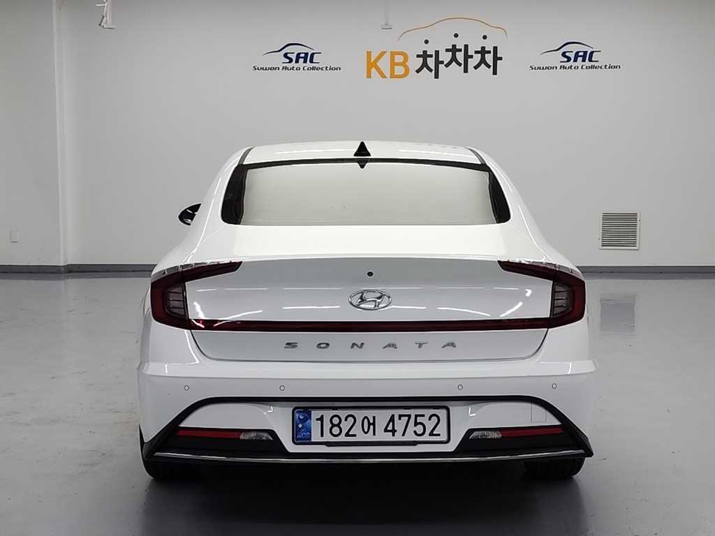 HYUNDAI Sonata - Vista 3