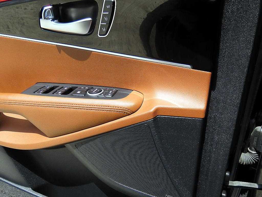 KIA Sorento - Vista 12