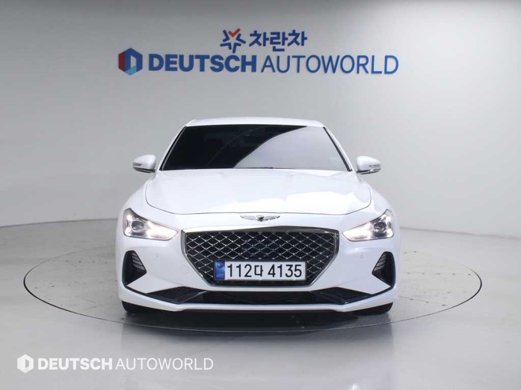 Genesis G70 - Vista 3