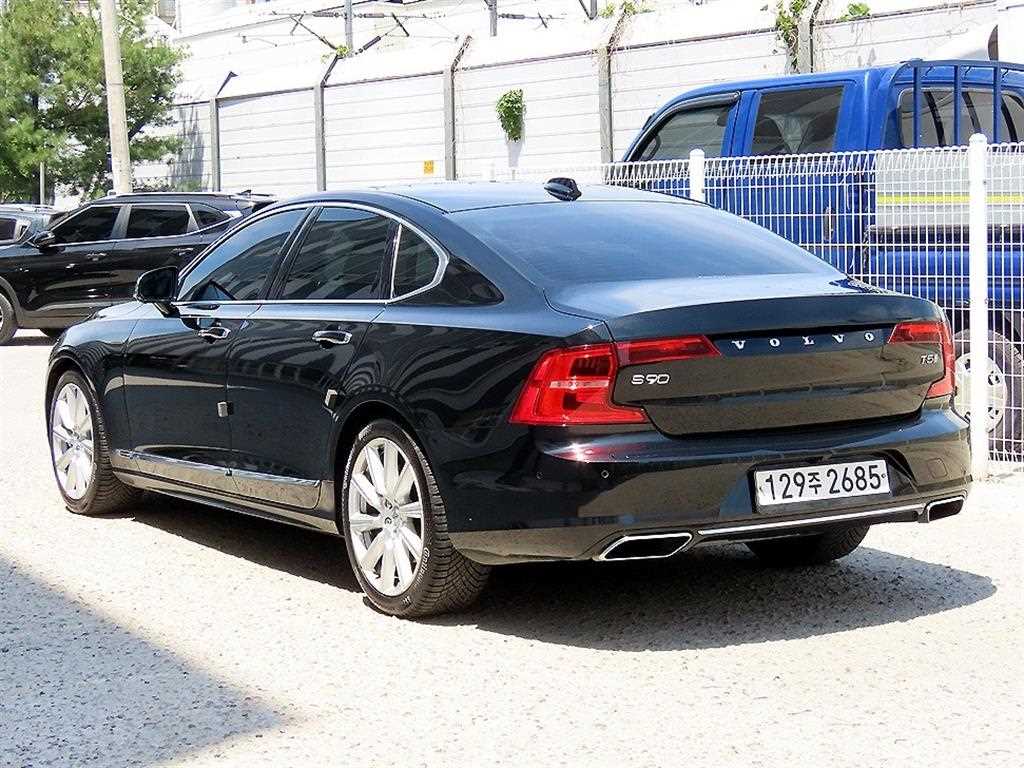 Volvo S90 - Vista 3