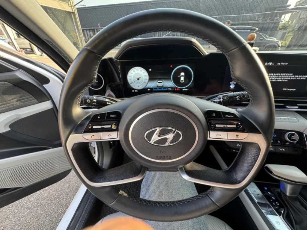 HYUNDAI Avante - Vista 6