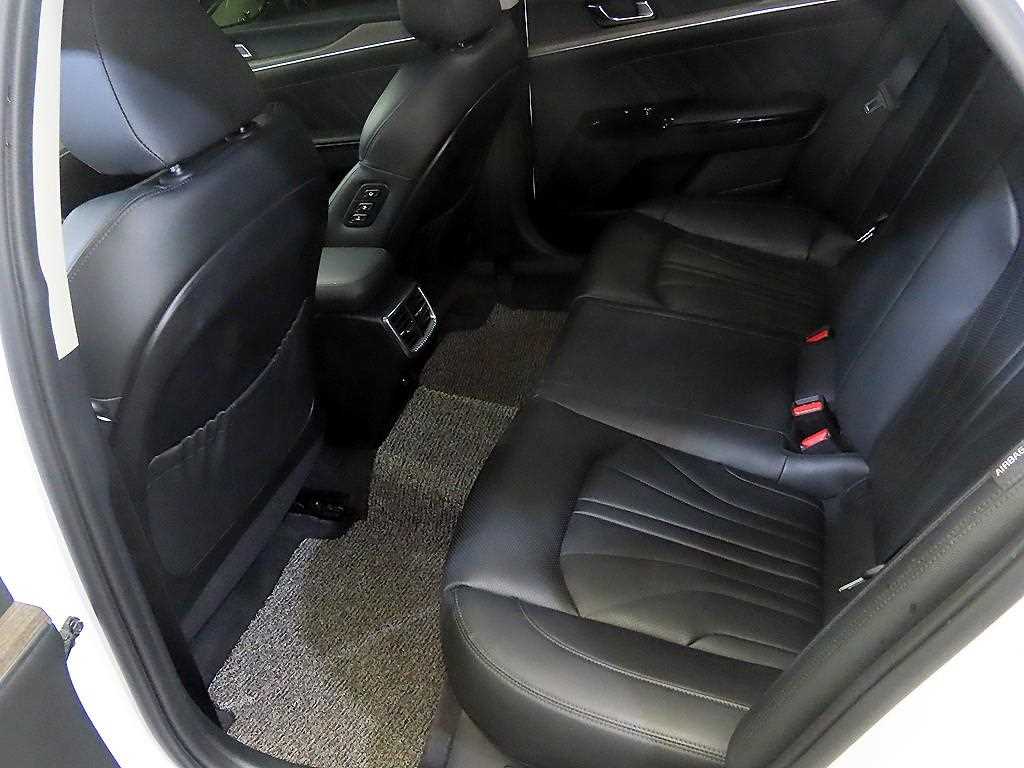 KIA K5 - Vista 7