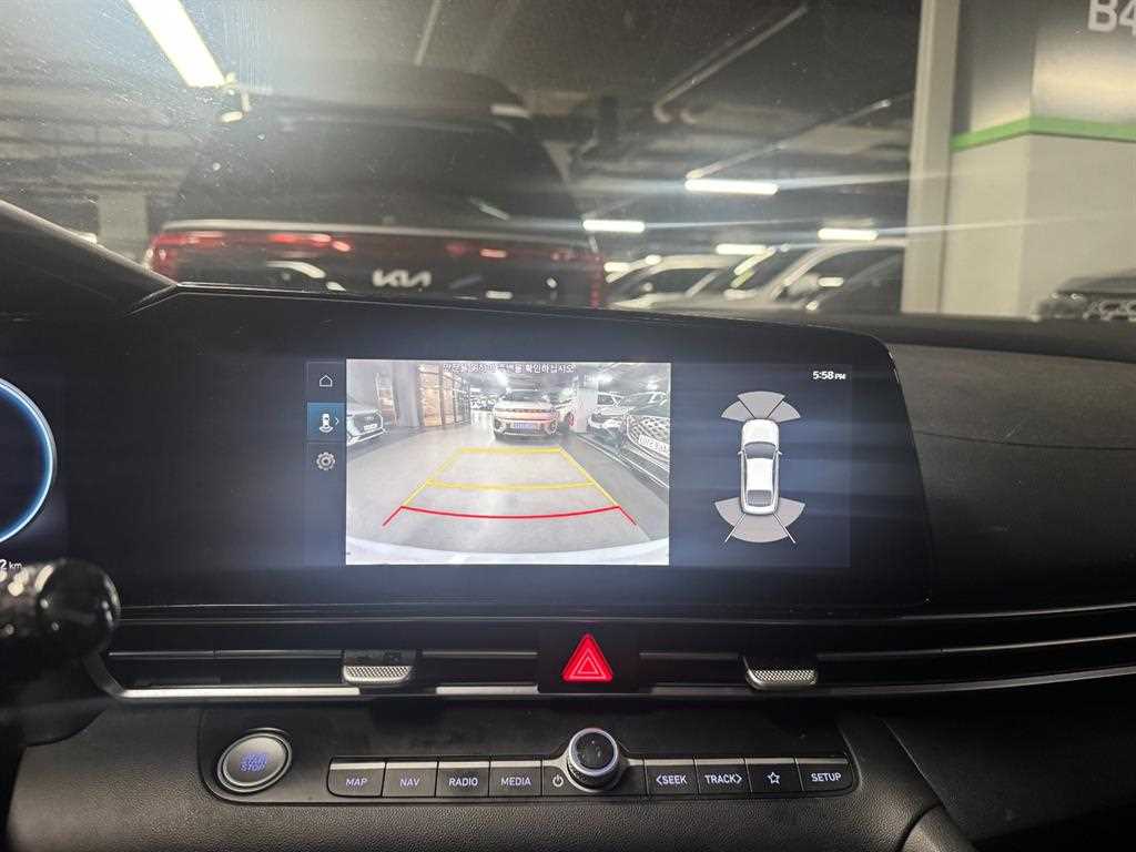 HYUNDAI Avante - Vista 6