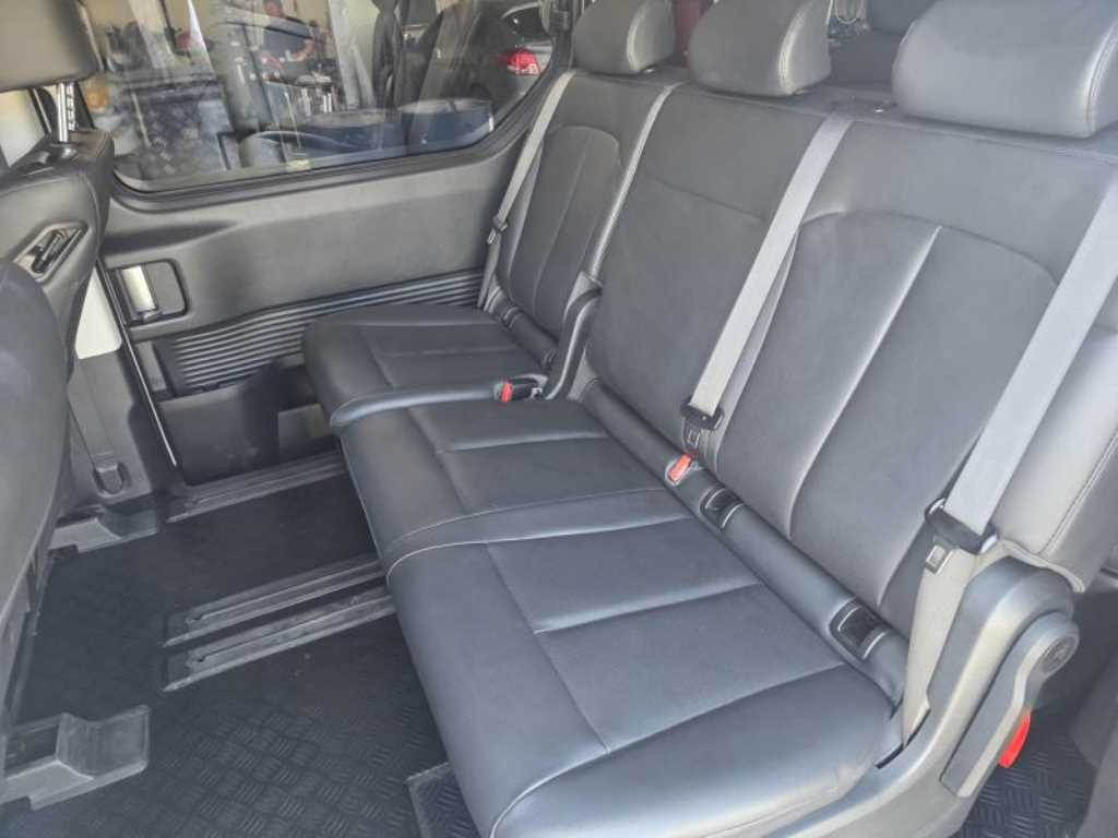 HYUNDAI Staria - Vista 8