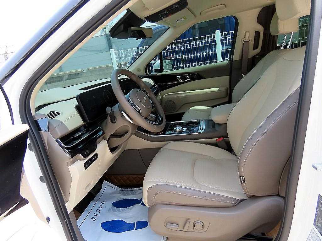 KIA Carnival - Vista 5