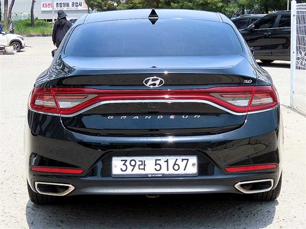 HYUNDAI Grandeur - Vista 4
