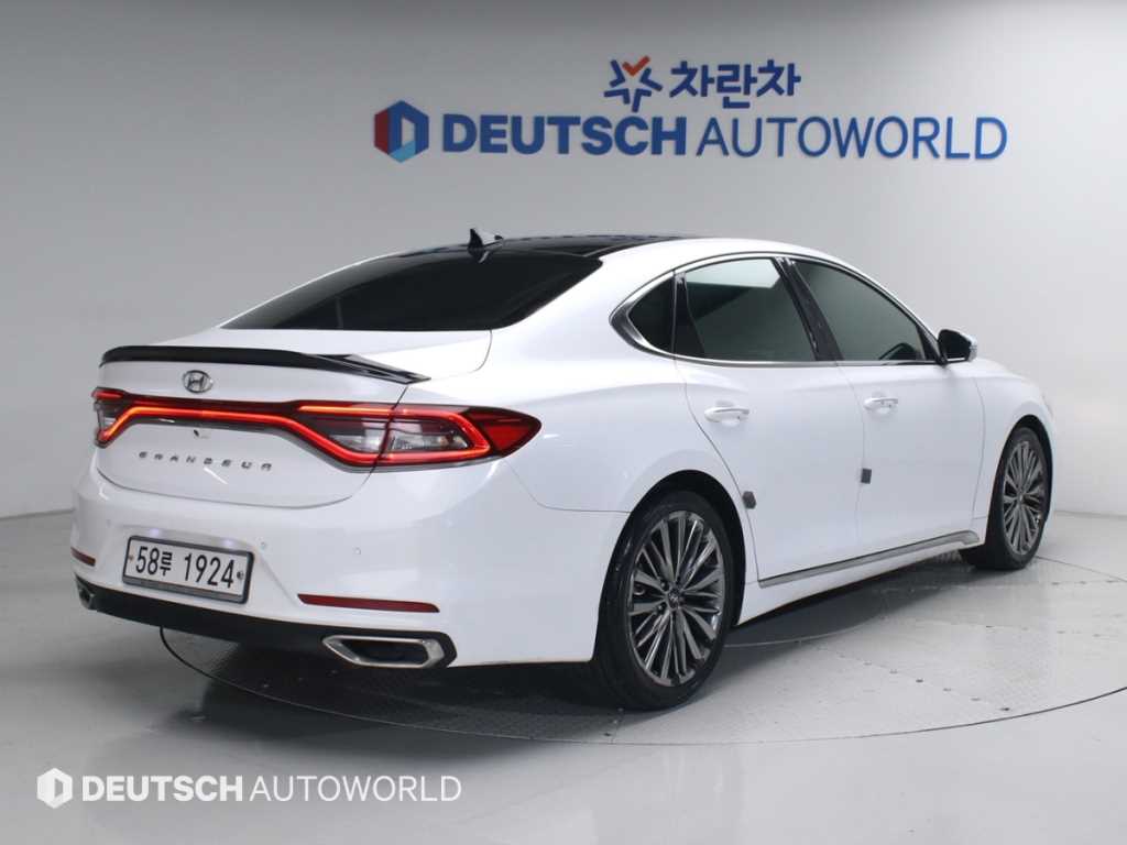 HYUNDAI Grandeur - Vista 2
