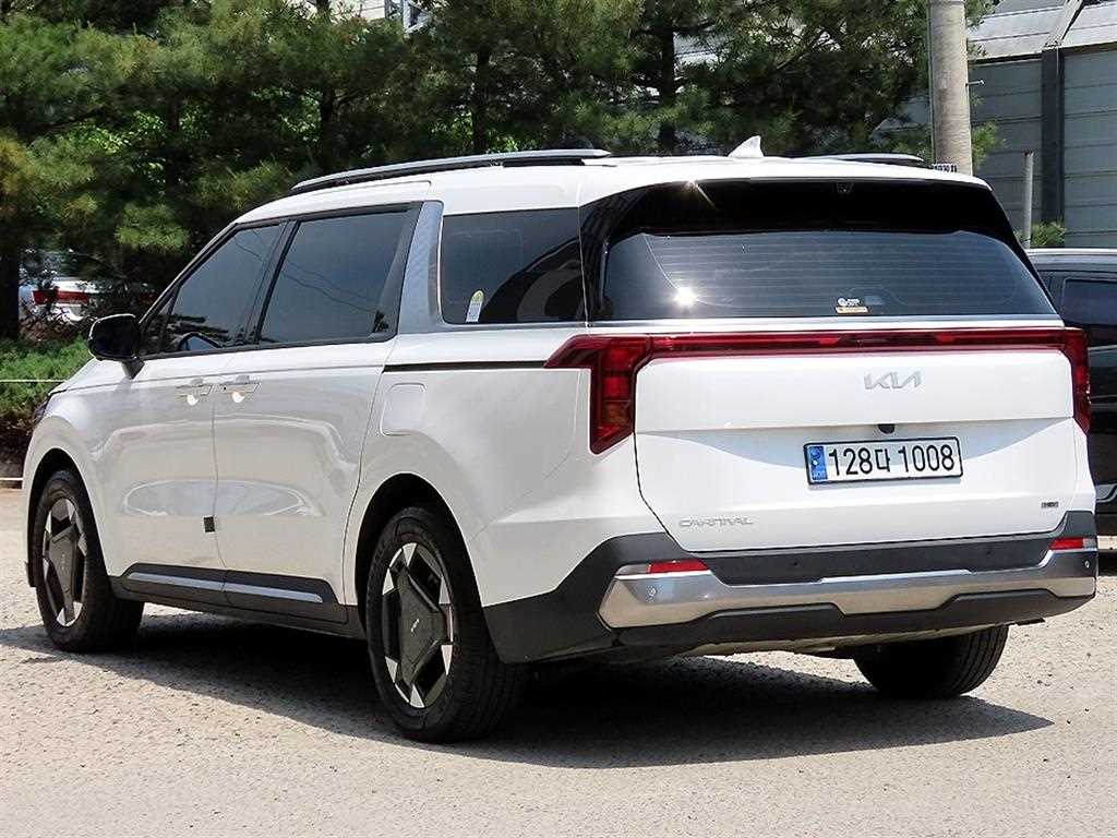 KIA Carnival - Vista 3