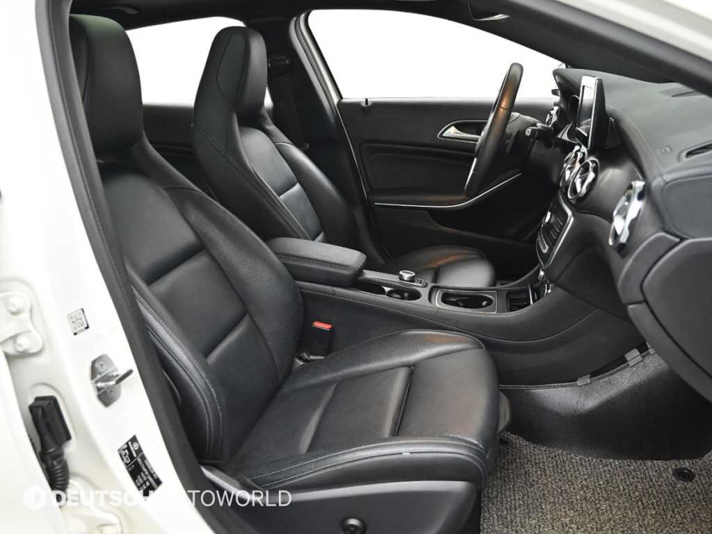 Mercedes Benz GLA Class - Vista 10