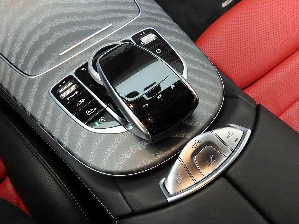 Mercedes Benz E class - Vista 12