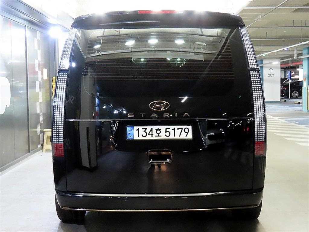 HYUNDAI Staria - Vista 5