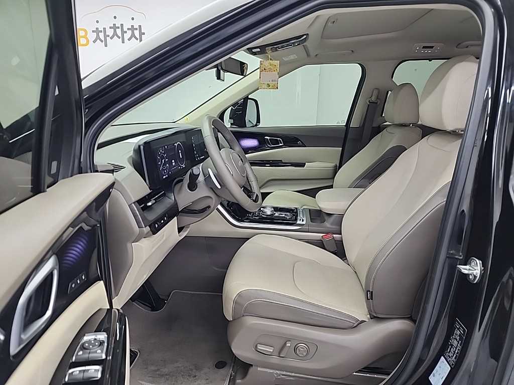 KIA Carnival - Vista 11