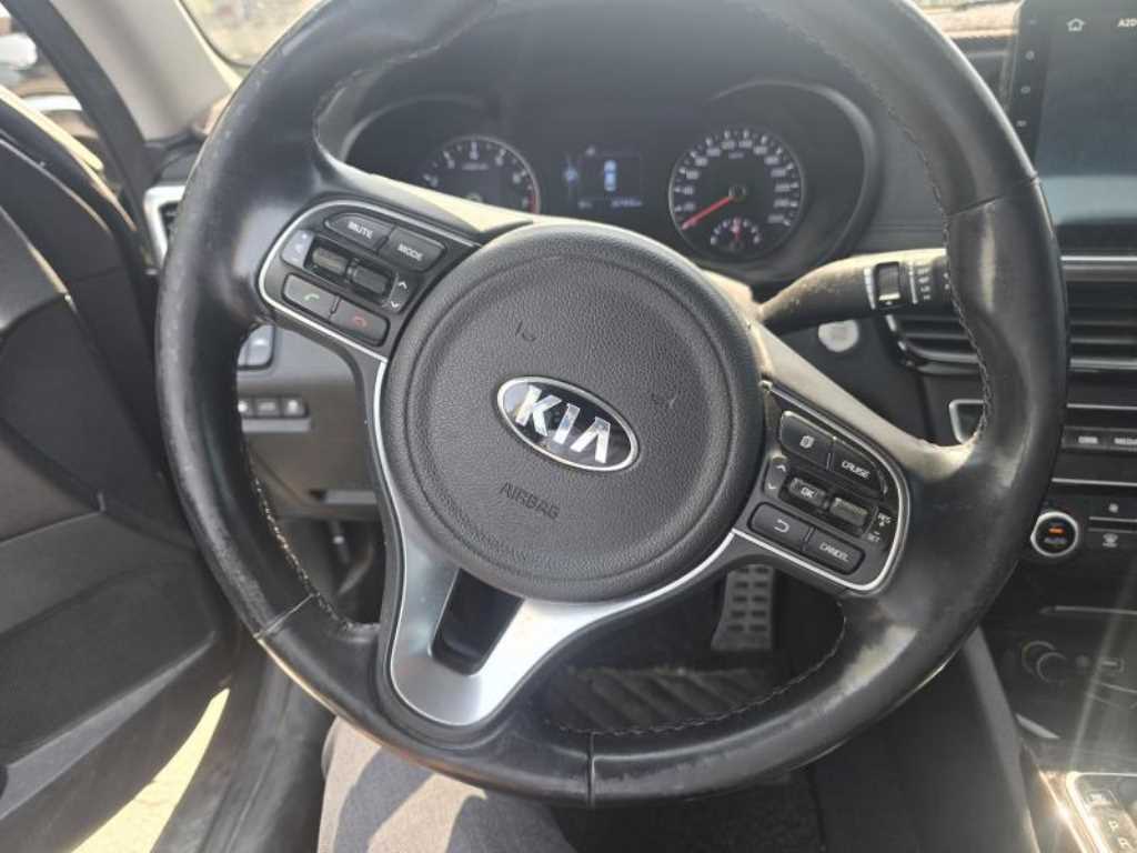 KIA K5 - Vista 5