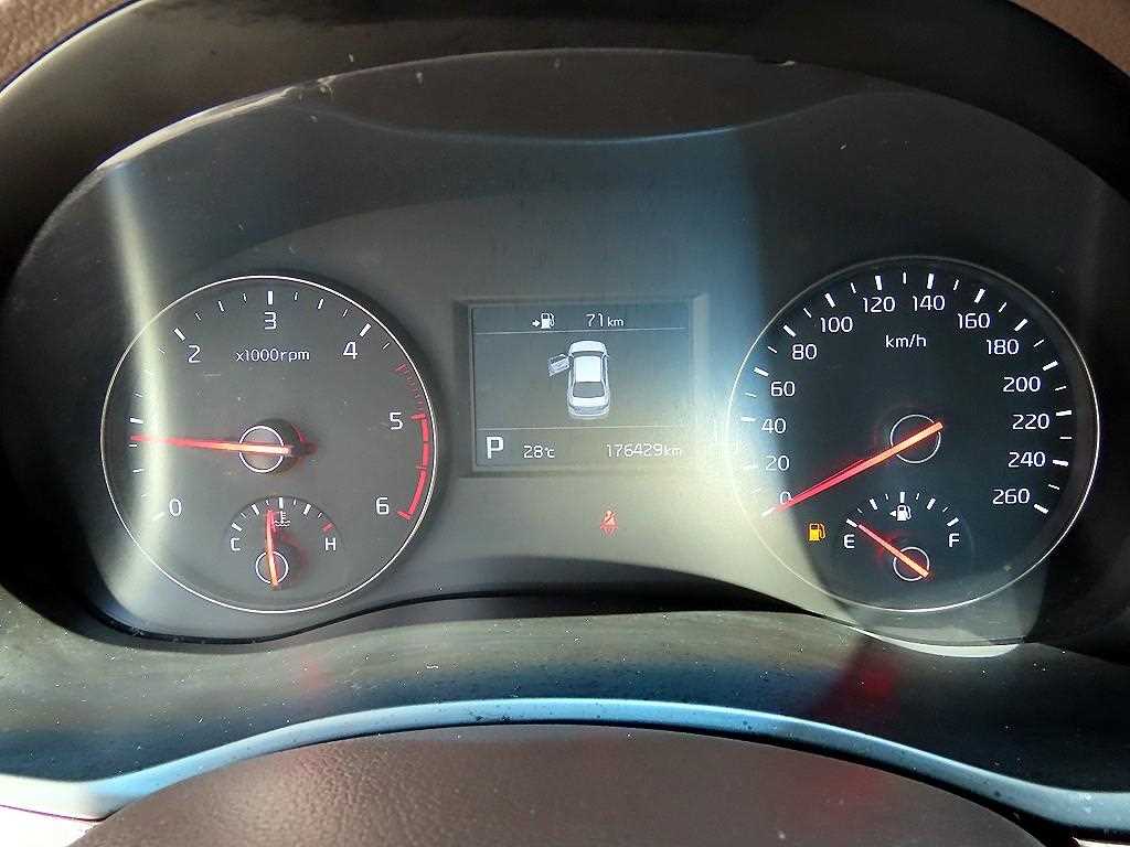 KIA K7 - Vista 9