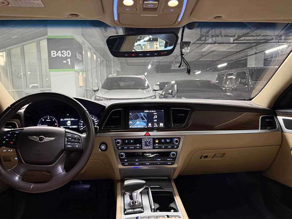 Genesis G80 - Vista 12