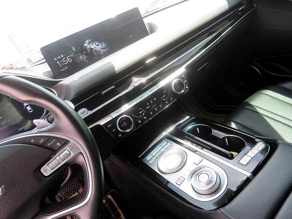Genesis G80 - Vista 12