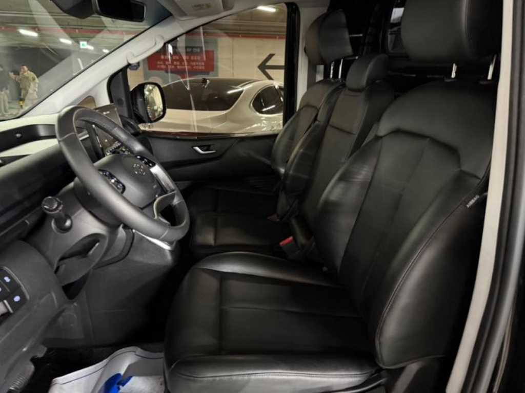 HYUNDAI Staria - Vista 6
