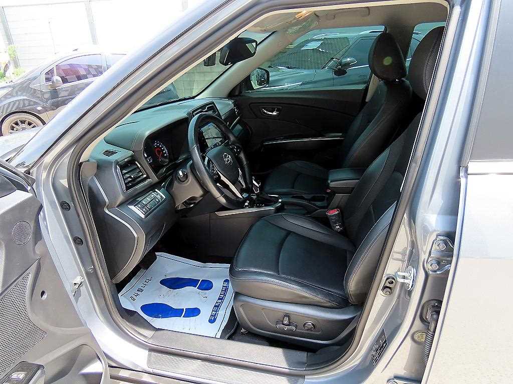 Ssangyong Tivoli - Vista 5