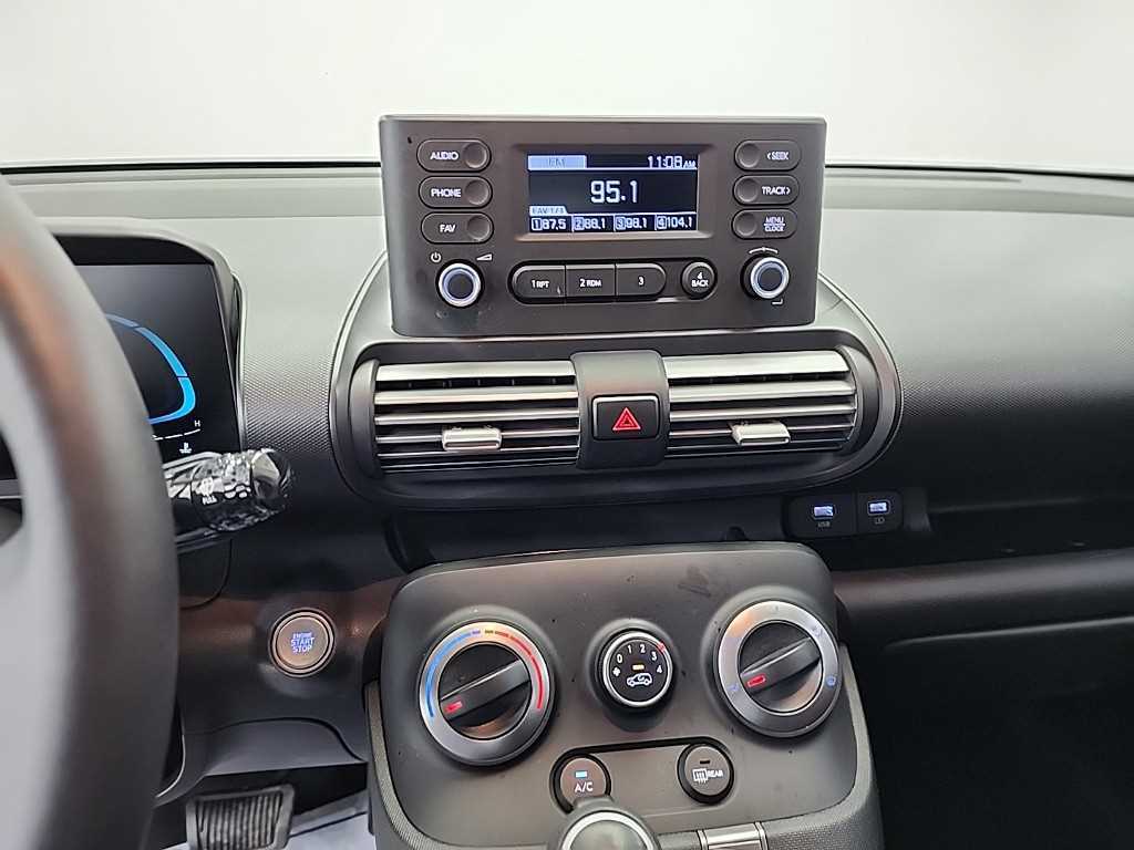 HYUNDAI Casper - Vista 10