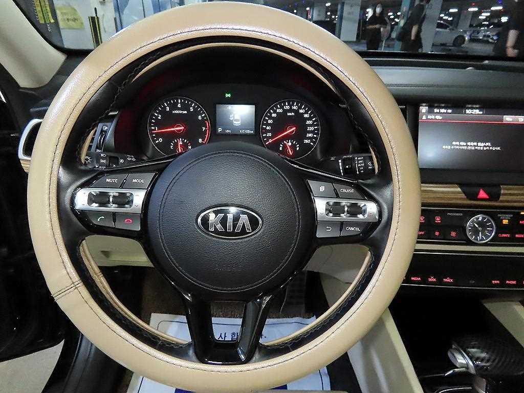 KIA K7 - Vista 8