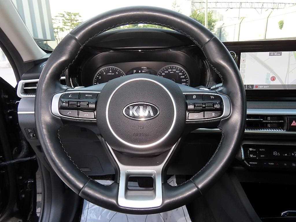 KIA K5 - Vista 8
