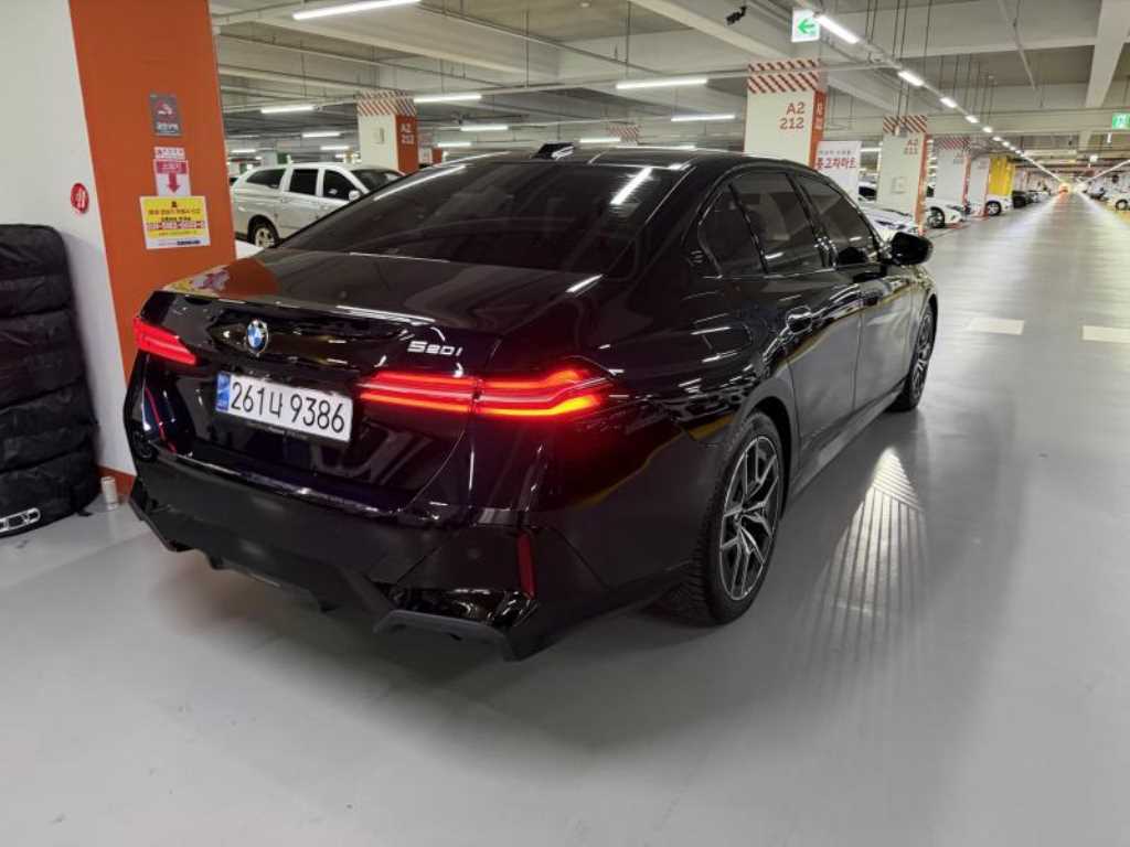 BMW 5 Series - Vista 4