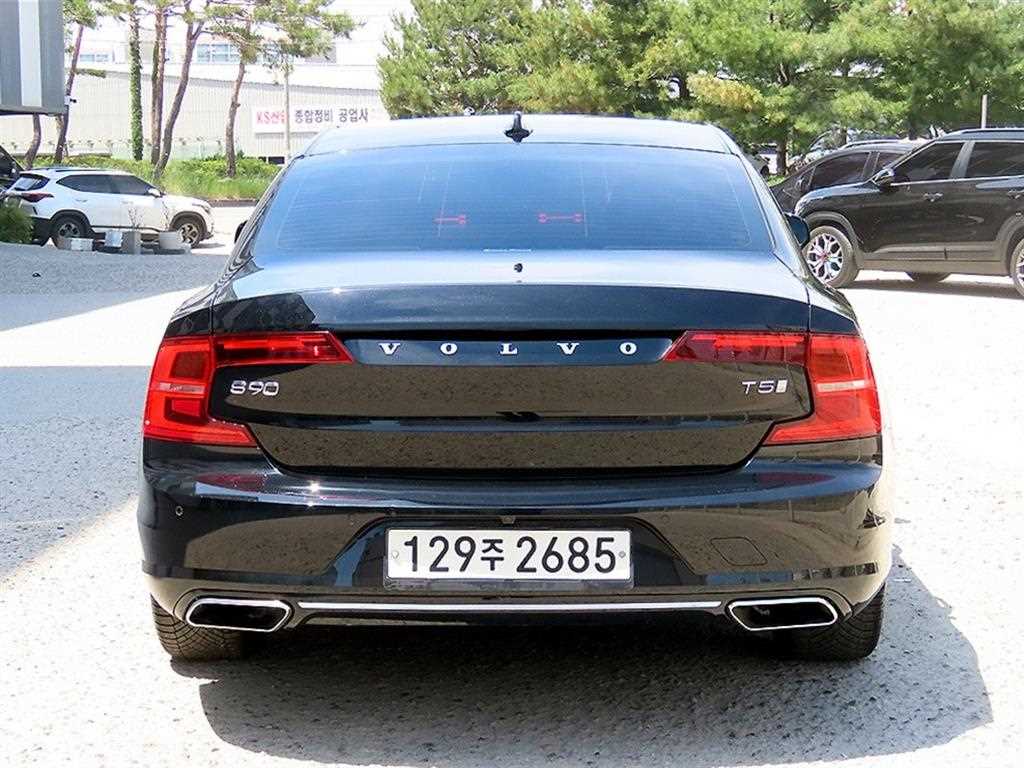 Volvo S90 - Vista 4