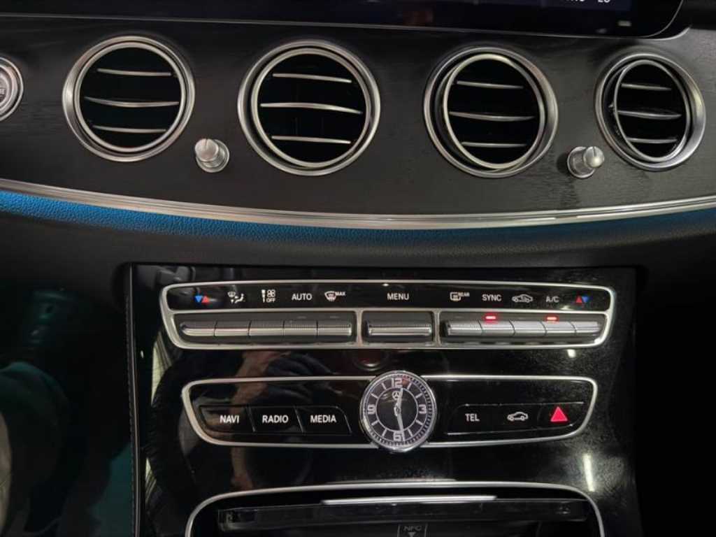 Mercedes Benz E class - Vista 11