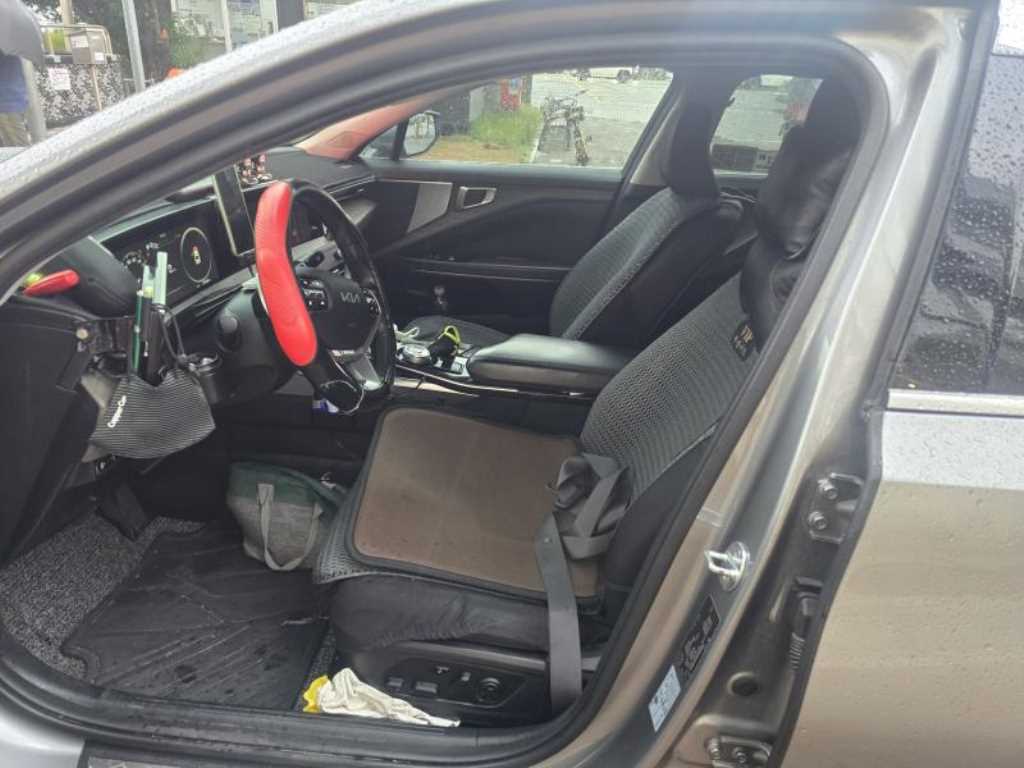 KIA K8 - Vista 12