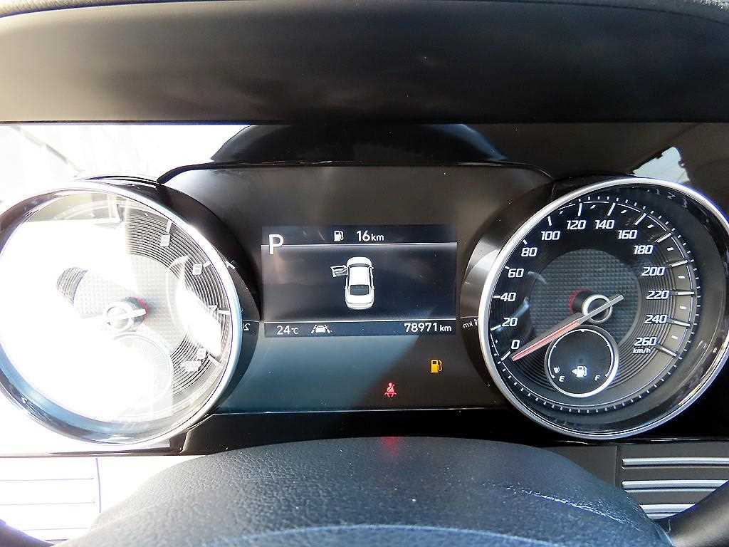 HYUNDAI Grandeur - Vista 9