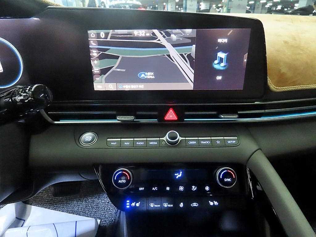 HYUNDAI Avante - Vista 11