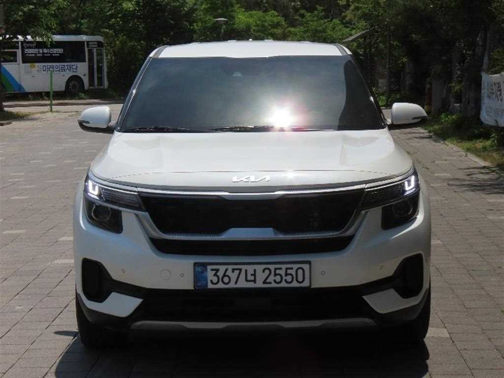 KIA Seltos 2023 Blanco - Importación desde Corea - HF Imports Iquique - Foto 1