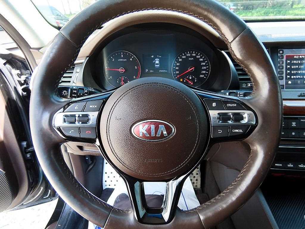 KIA K7 - Vista 8