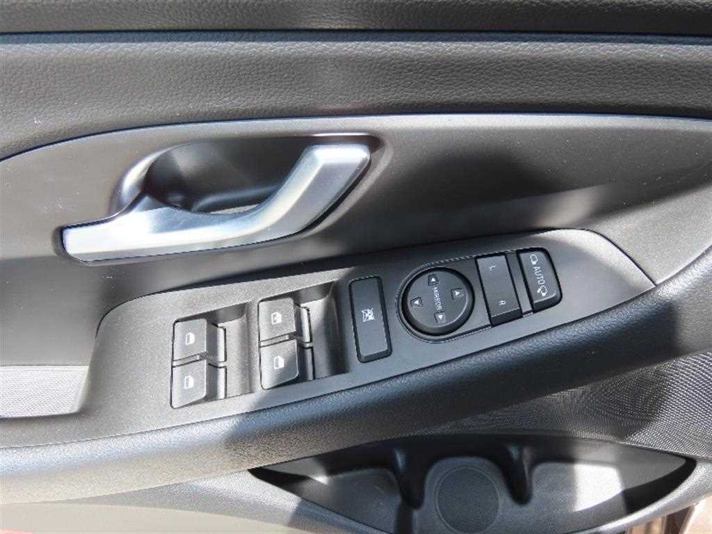 HYUNDAI i30 - Vista 12