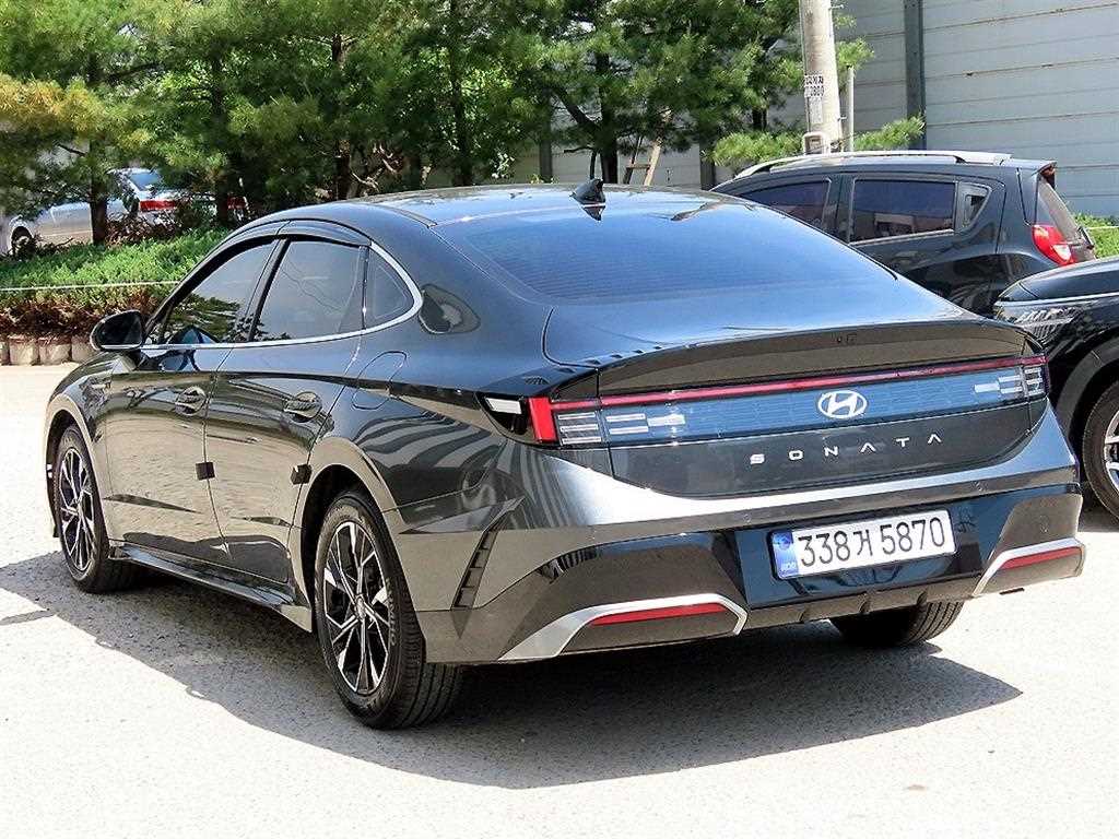 HYUNDAI Sonata - Vista 3