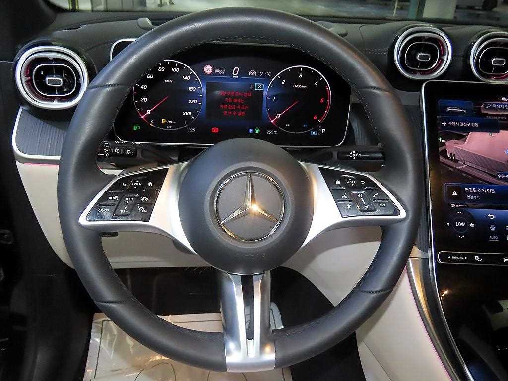 Mercedes Benz GLC Class - Vista 8