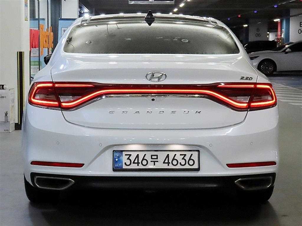 HYUNDAI Grandeur - Vista 5