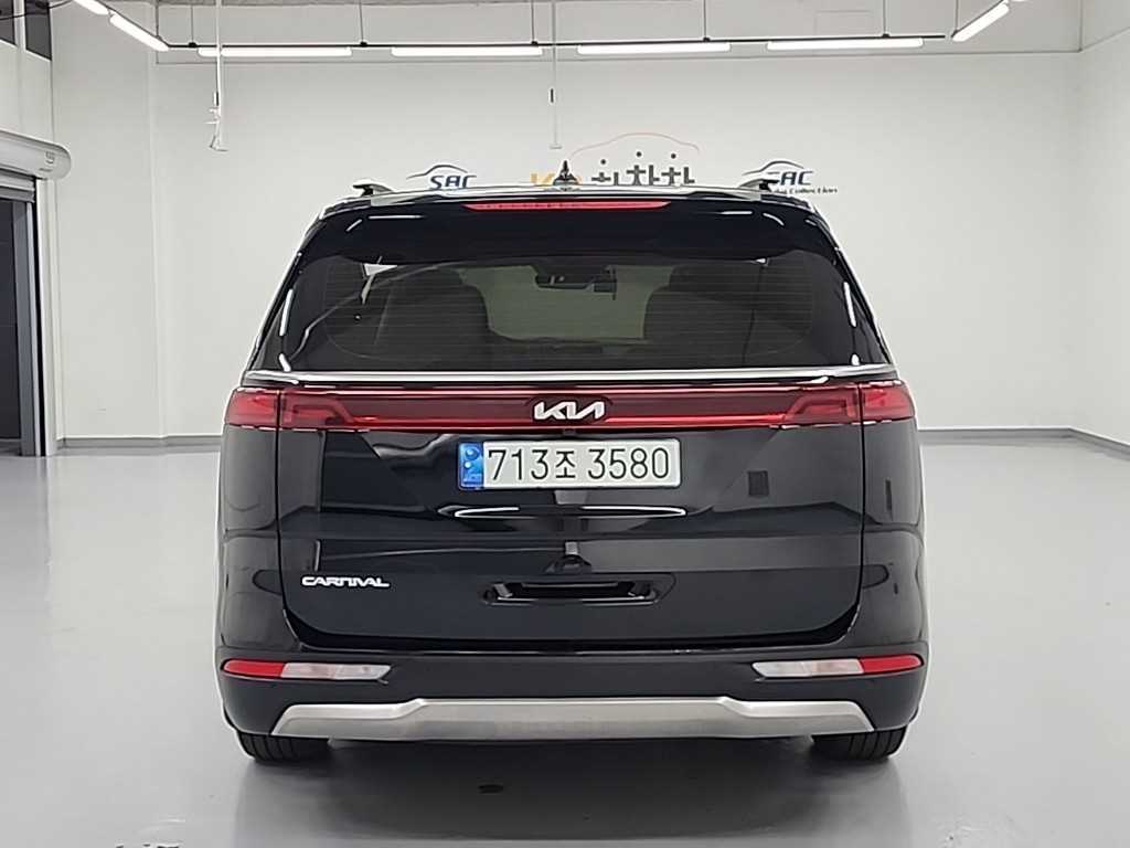 KIA Carnival - Vista 3