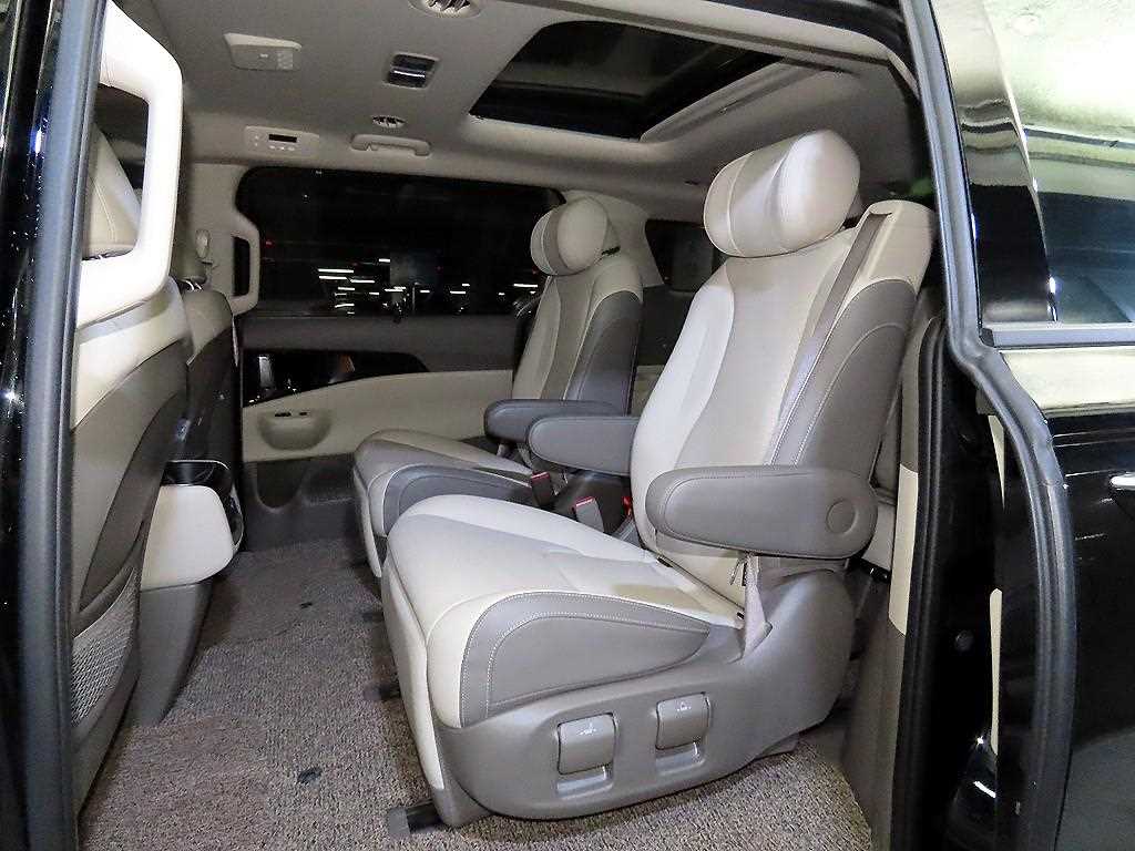 KIA Carnival - Vista 7